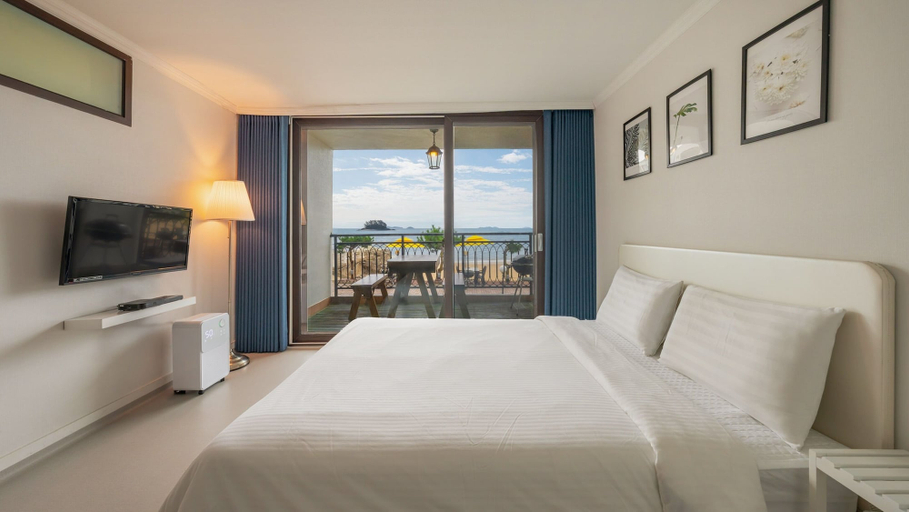 Room 1, The Seaside Taean, Taean
