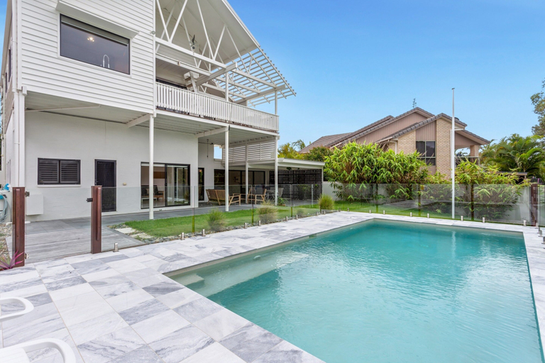 Pool 3, Beachfront 3-bed With Private Pool & Fireplace, Caloundra - Kawana