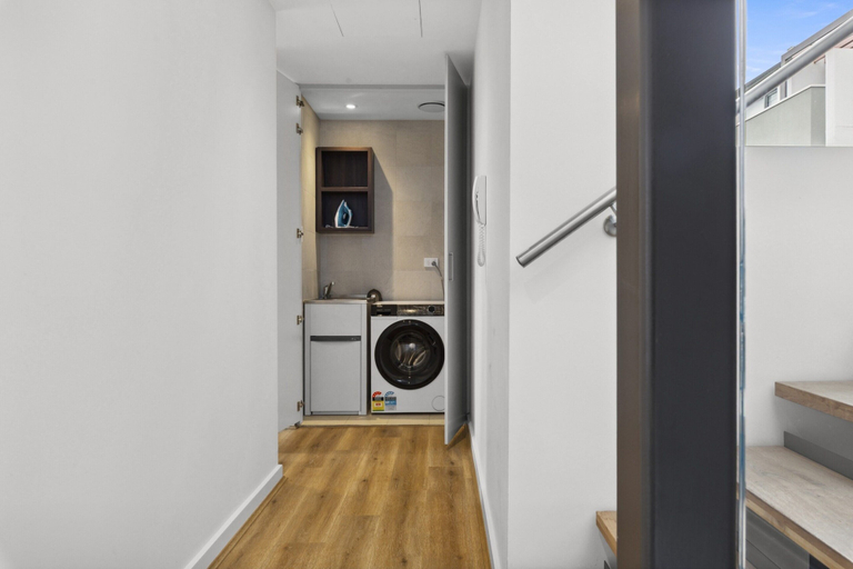 Bathroom 3, Bright & Modern 3-bed Townhouse in Rosebery, Sydney