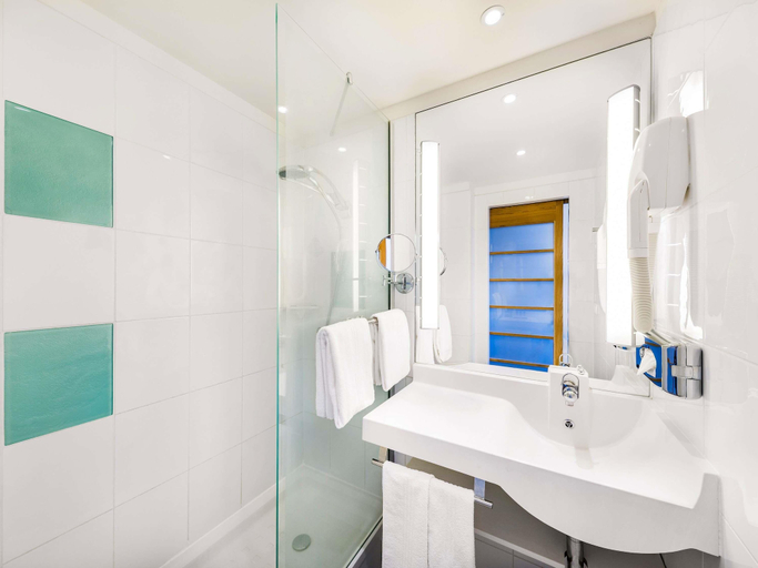 Bathroom 5, Novotel Budapest Danube, Budapesti