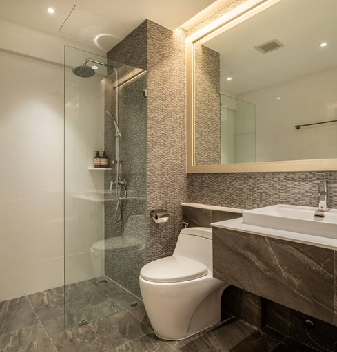 Bathroom, Lucky Hotel Bangkok, Khlong Toey