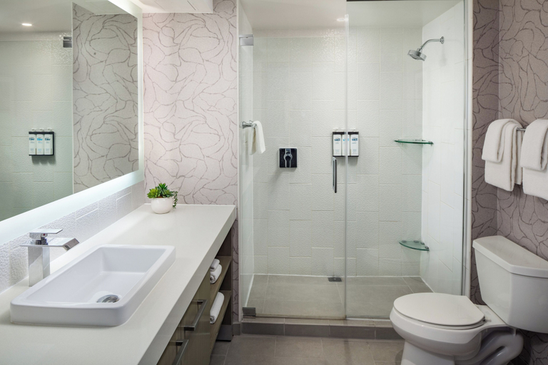 Bathroom 5, Hyatt House Washington DC / Downtown / Convention Center, Washington D.C.