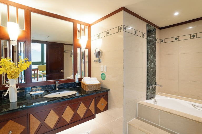 Bathroom 4, Formosan Naruwan Hotel & Resort Taitung, Taitung