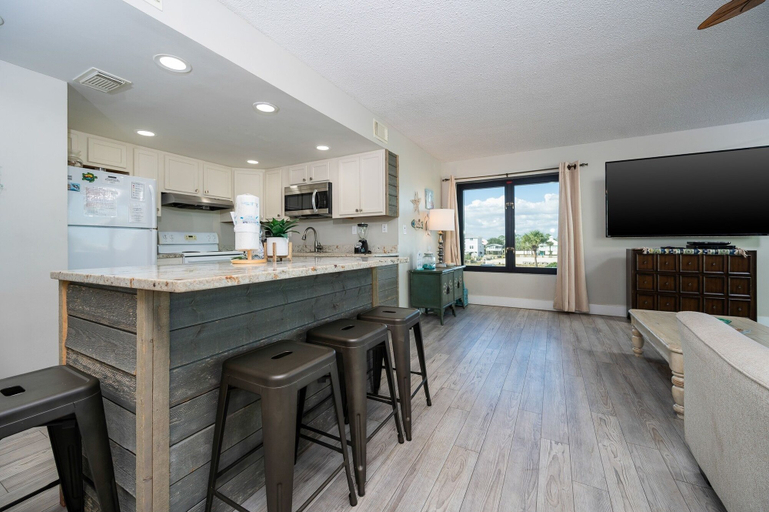 Private kitchen 5, Island Winds West 871 2 Bedroom Condo, Baldwin