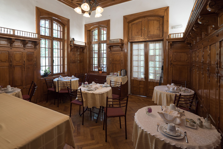 Food & Drinks 5, Vila Camelia Sinaia, Sinaia