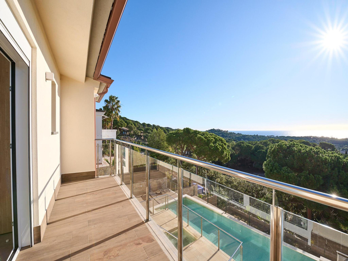 4, Beautiful villa with terrace near beach, Girona