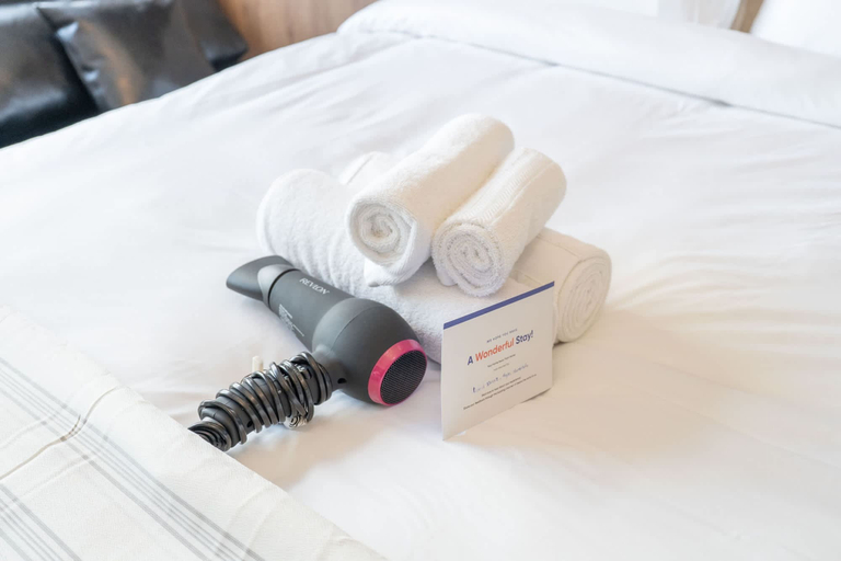 Room 4, An Oasis Studio That is Home Away From Home, Dubai