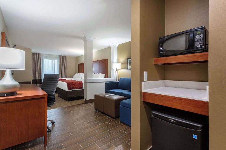 Bedroom 3, Comfort Suites Bowling Green Southeast, Warren