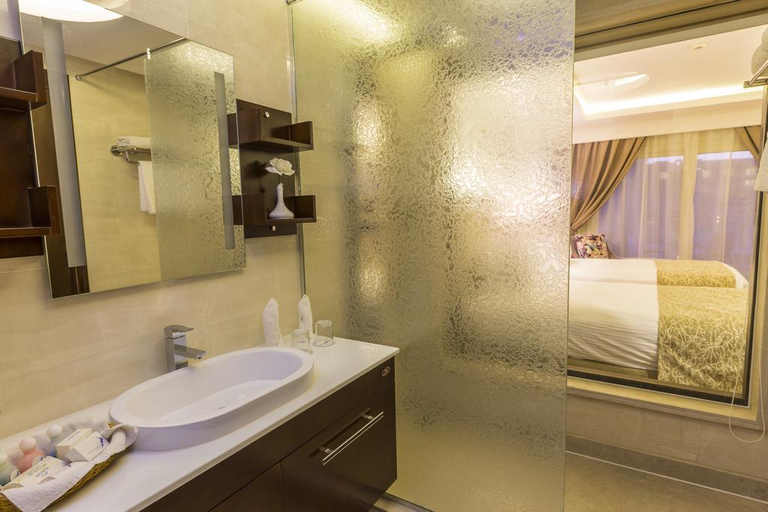 Bathroom 5, Pickalbatros White Beach Resort - Hurghada, Al-Ghurdaqah
