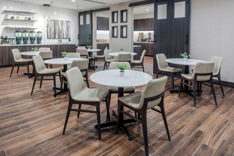 Food & Drinks 5, Residence Inn by Marriott Detroit Sterling Heights, Macomb
