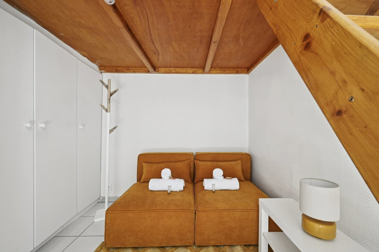 Living area 4, Country Studio - Champ de Mars - Mobility Lease, Paris