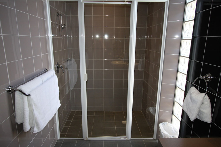 Bathroom 4, Highlander Hotel, Adelaide