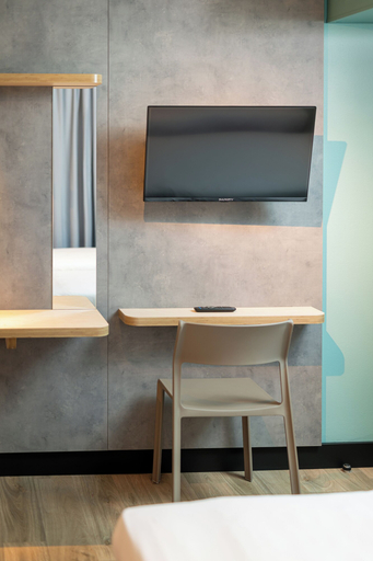 Others 3, ibis budget Lyon Caluire Cite Internationale, Rhône
