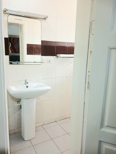 Bathroom, Gullivers Travel Hotel, Tema