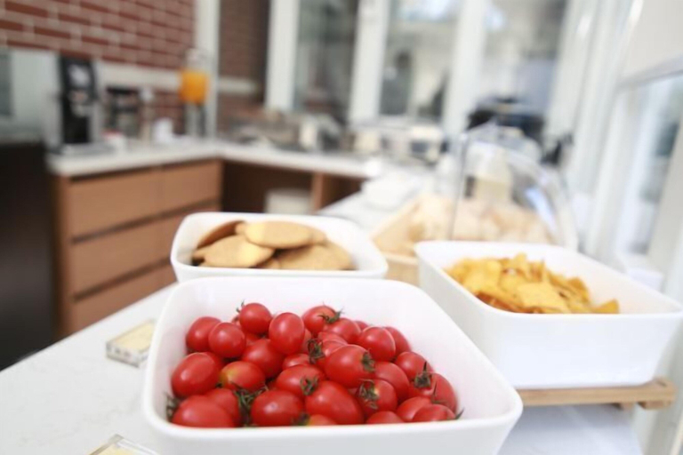 Food & Drinks 5, Zanzan Hotel