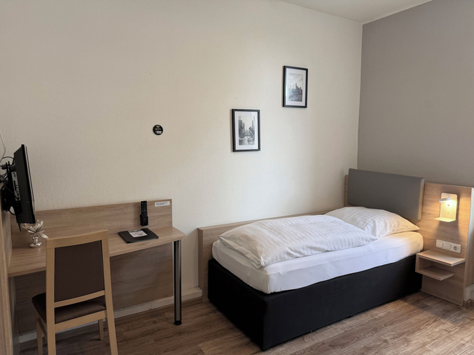 Others 3, Central Hotel Duisburg, Duisburg