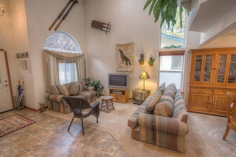 Others 5, Wolfpack Refuge 4 Bedroom Home by RedAwning, El Dorado