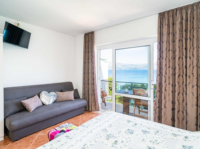 Others 2, Apartments Nikolina LU - Studio with Sea View 3 Adults, Lumbarda
