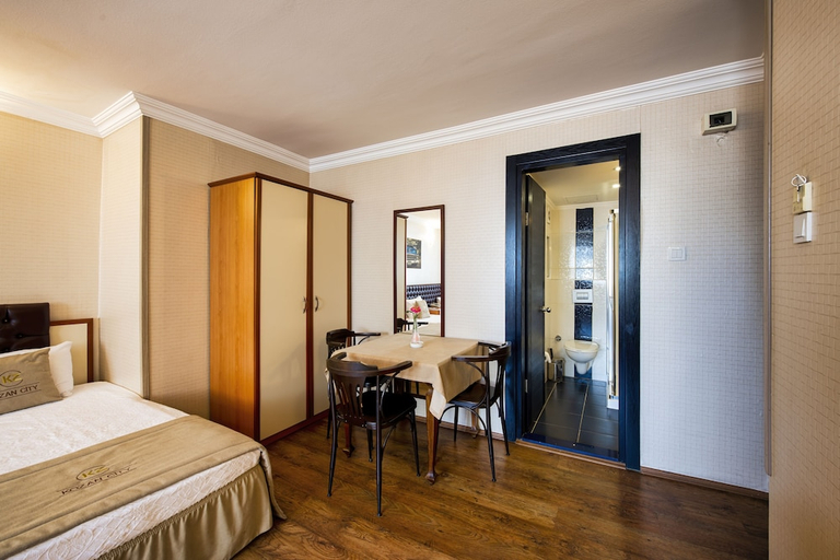 Bedroom 3, Kozan City Hotel, Konak