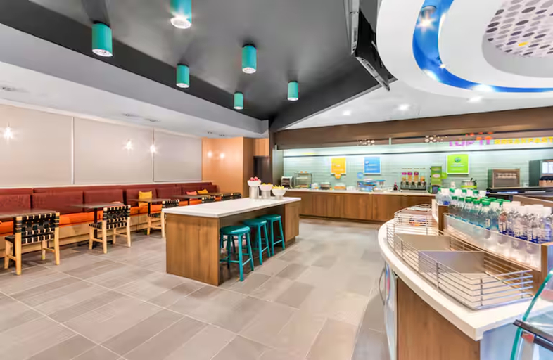 Food & Drinks 5, Tru by Hilton Pensacola I-10 North Davis Highway, Escambia