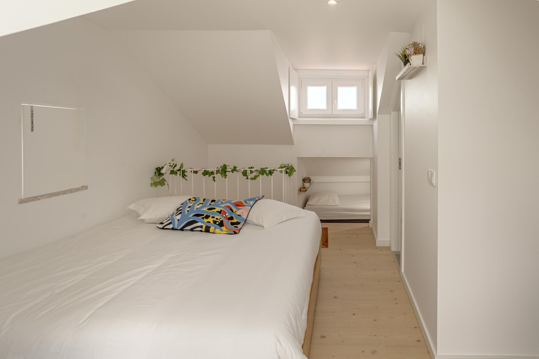 Room 2, Downtown Modern Apartments With Balcony by Homing, Lisbon