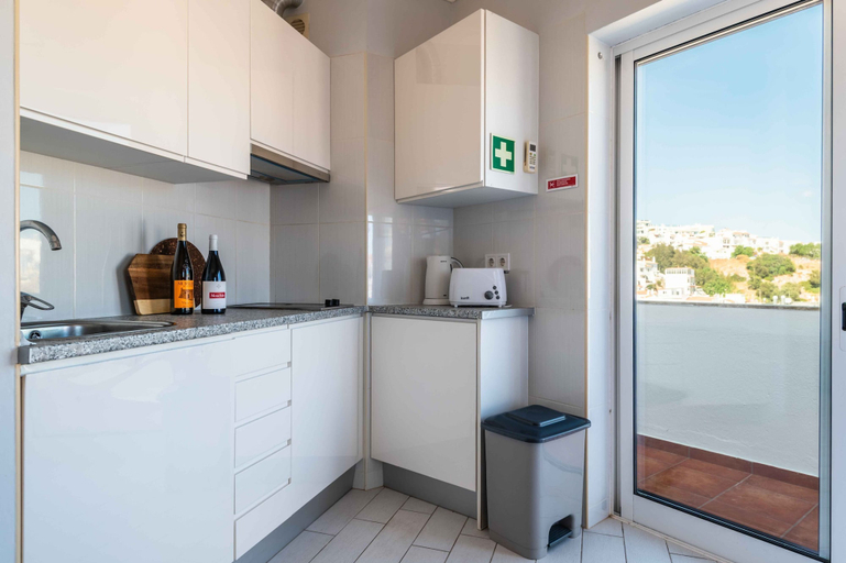 Room 5, Downtown Rooftop 1 Bedroom Apartment, Albufeira