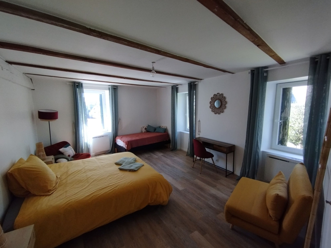 Bedroom 4, L' Arche d' Yvann, Aveyron