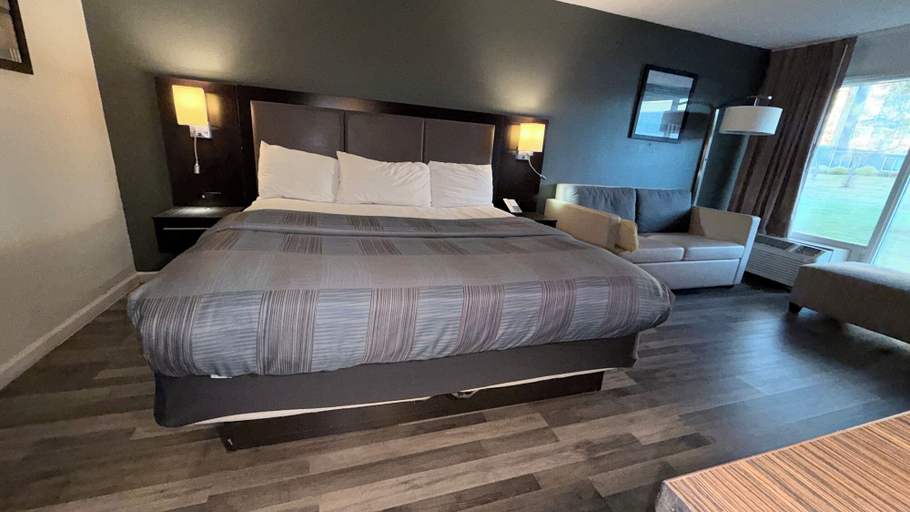 Bedroom 3, Wilkes-Barre Inn and Suites, Luzerne