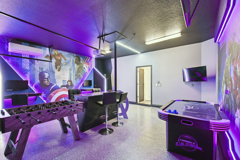 Game room 4, 5 BD En-suites, Game Room, Pool, Sleeps 14, Disney, Lake
