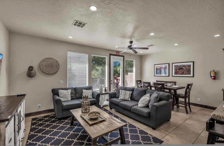 Room 2, Coral Ridge by Cloud Dream Homes, Washington