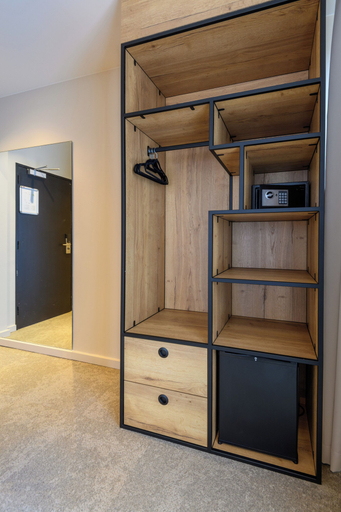 Bedroom 5, Corbie Mol, Antwerpen