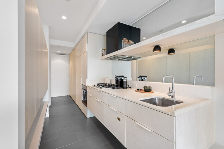 Private kitchen 5, Chic City Escape With Pool, Gym & Parking, Melbourne