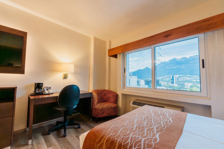Bedroom 3, Comfort Inn Monterrey Valle, San Pedro Garza García