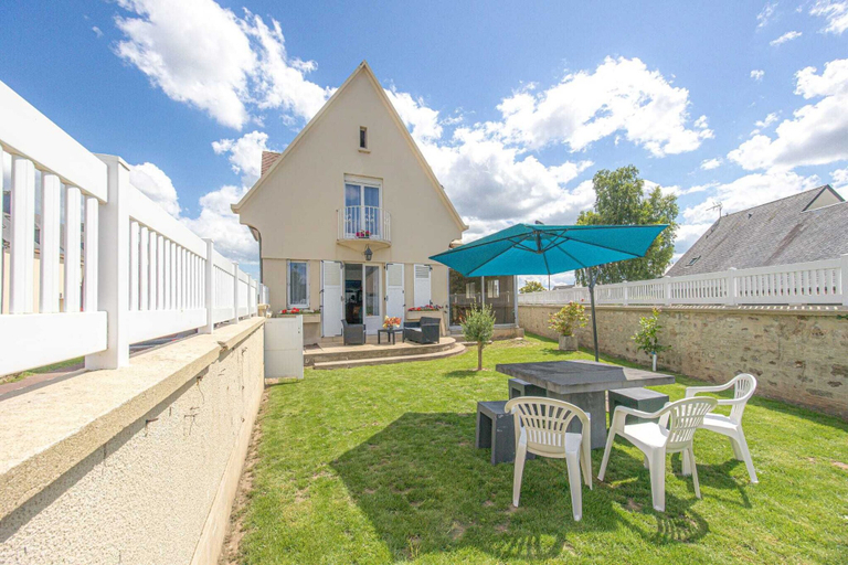Exterior & Views 2, La Villa Cassinne, Manche