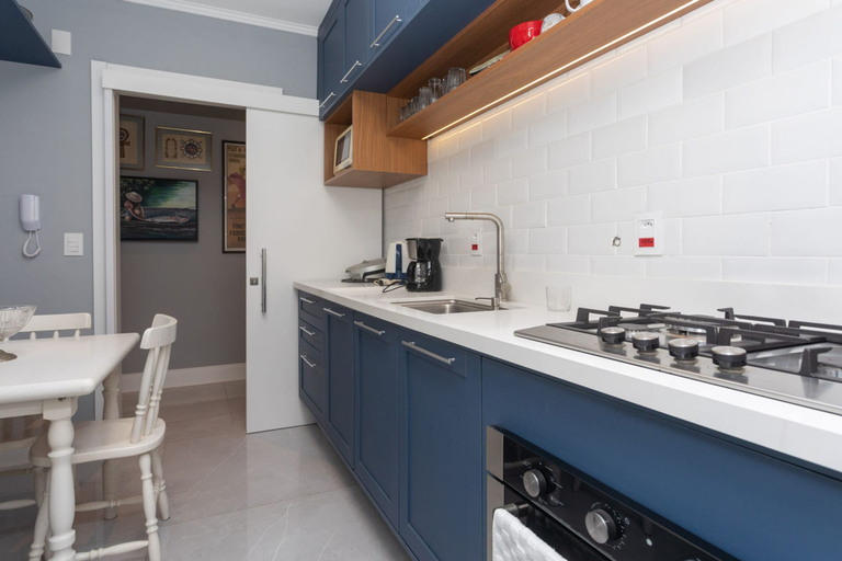 Room 5, Apto Amplo em rua Tranquila na Auxiliadora, Porto Alegre