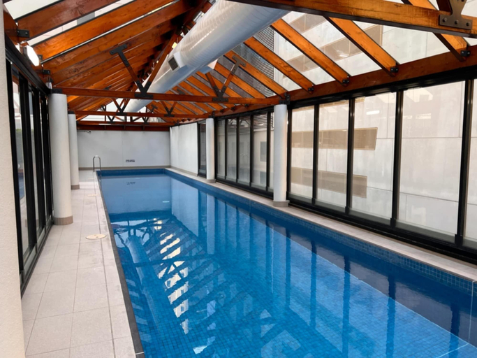 Pool, Stylish Arts Precinct Unit With Fabulous Views, Melbourne