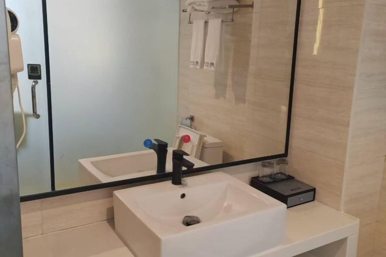 Bathroom 4, Charming Hotel, Jiangmen