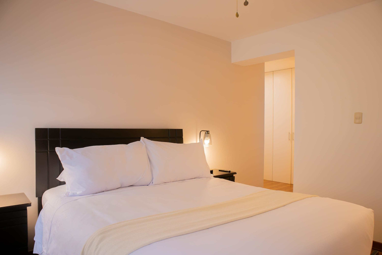 Room 2, w Charming 3BR Apartment in Miraflores, Lima