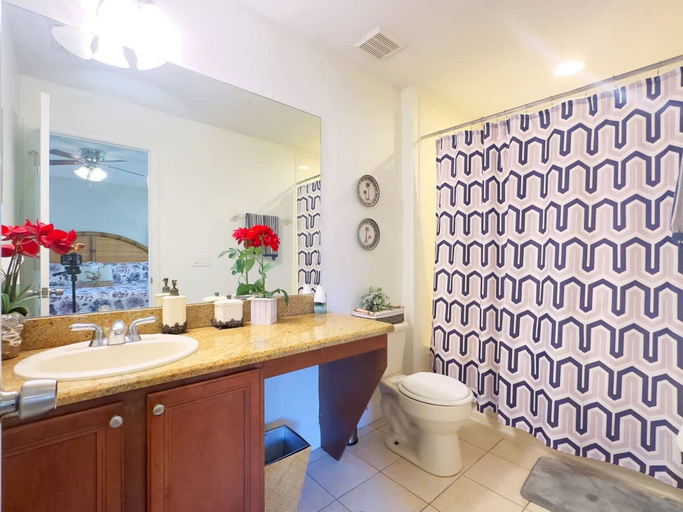 Bathroom, 4Br Resort Home With Pool and Lazy River Sleeps 8, Polk