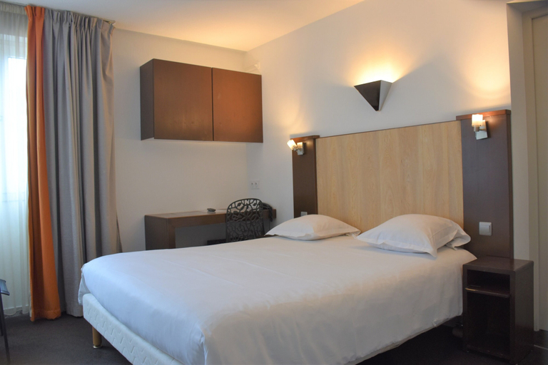 Bedroom 4, Adonis Arc Hotel AIX, Bouches-du-Rhône