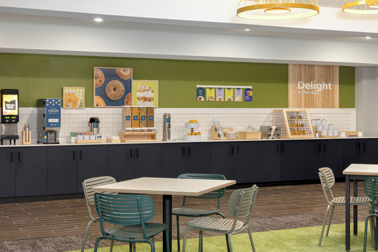 Food & Drinks 5, Spark by Hilton Ames, Story