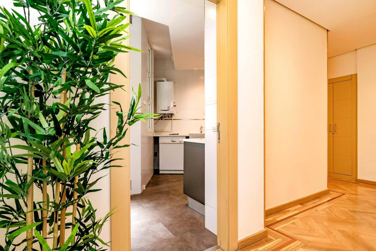 Room 2, Ddl20 II 1A in Madrid, Madrid