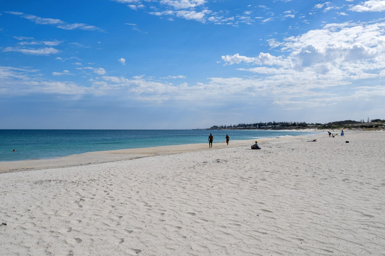 Beach 3, Stylish 2-bed Apartment With Rooftop BBQ Access, Fremantle