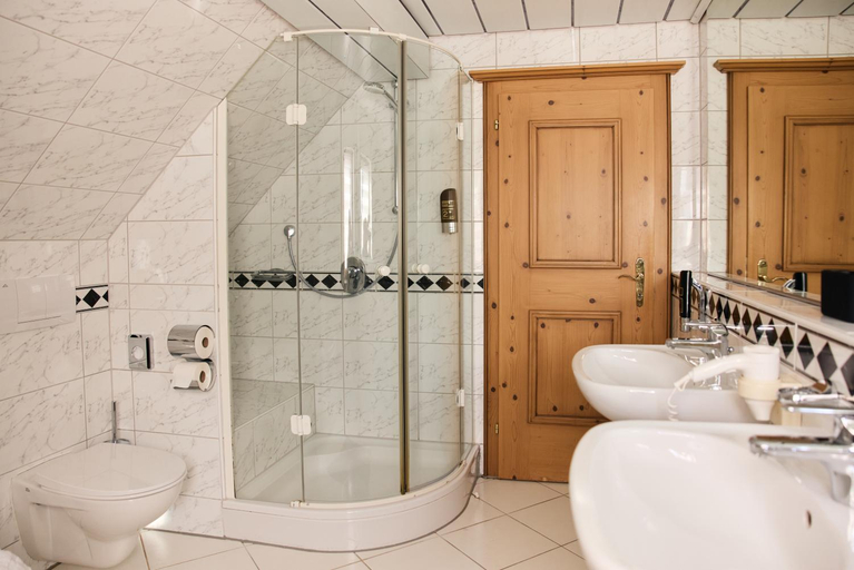 Bathroom 3, Landhotel Traube, Baden-Baden