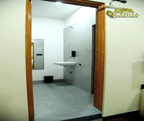 Bathroom 2, Kanha Natures Knock, Balaghat