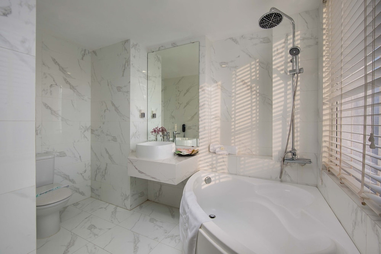 Bathroom 4, Danly Hotel, Ba Đình
