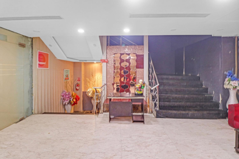 Public Area 2, SEVEN HEAVEN, Delhi