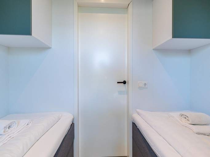 Room 2, Modern Chalet Near Beach in Renesse, Schouwen-Duiveland