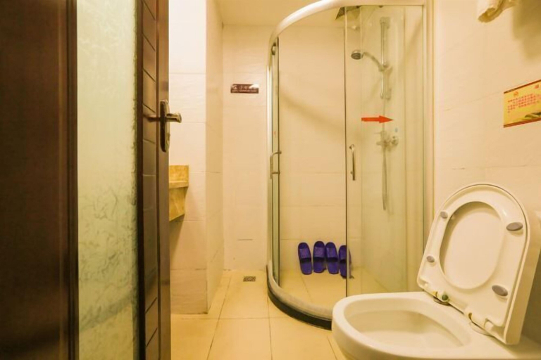 Bathroom 4, Xiyouji Park Holiday Hotel, Suizhou Shi