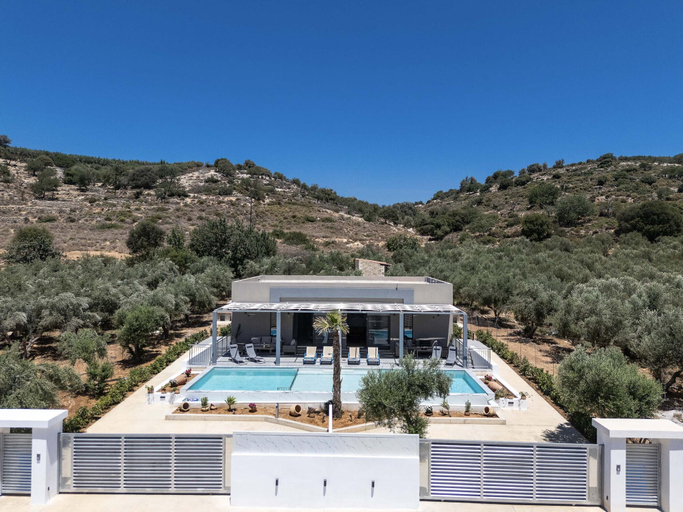 Room 1, Villa Me and You - With 2 Private Pools, Crete